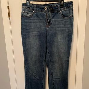 Nice INC SIZE 10 Jeans. The inseam is 27”. Bottom has studs and leopard